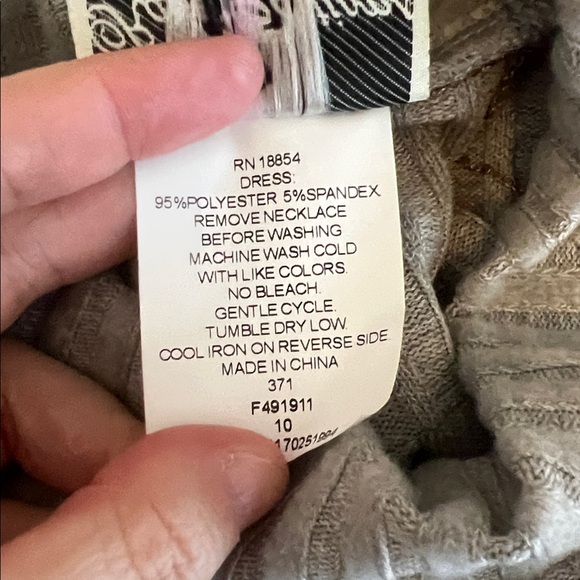 Rare Editions Ribbed Mockneck Colorblock Dress + Necklace Size 10 NWT - Picture 6 of 6